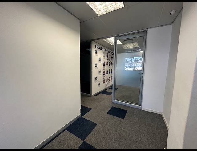 304M² OFFICE TO LET IN SANDTON CENTRAL